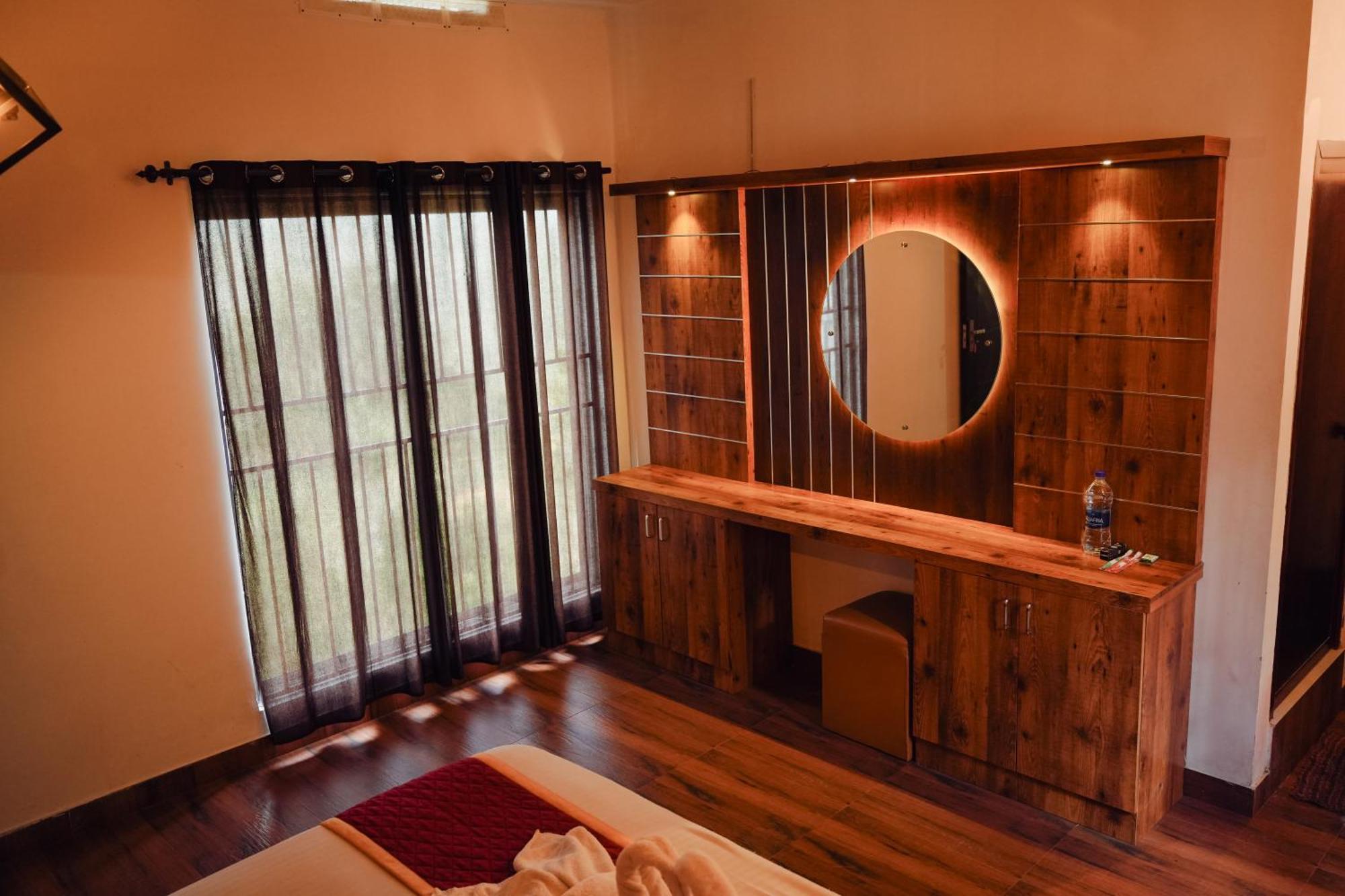 Haze Woods Resort Vaduvanchal 外观 照片